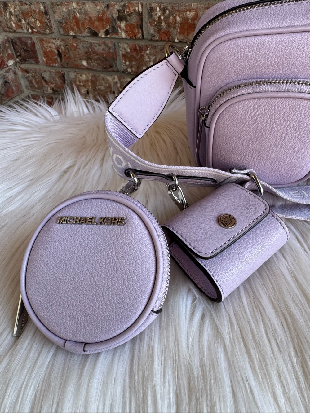 Michael Kors Lilac Leather Crossbody Camera Bag with Matching Pouches - Picture 3 of 9
